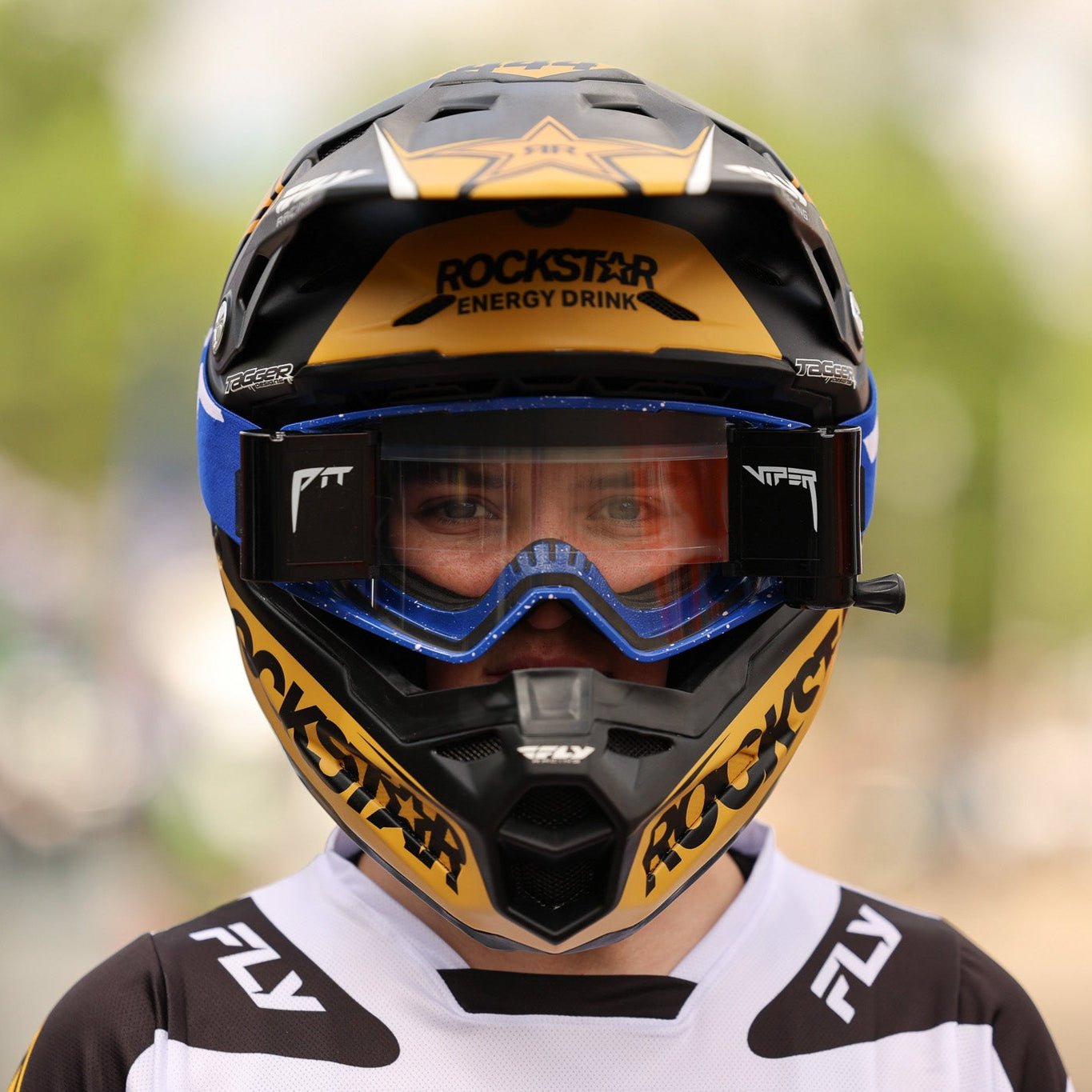 pit-viper-the-world-champion-goggle-roll-off-system-mud-clearing-accessory image 2